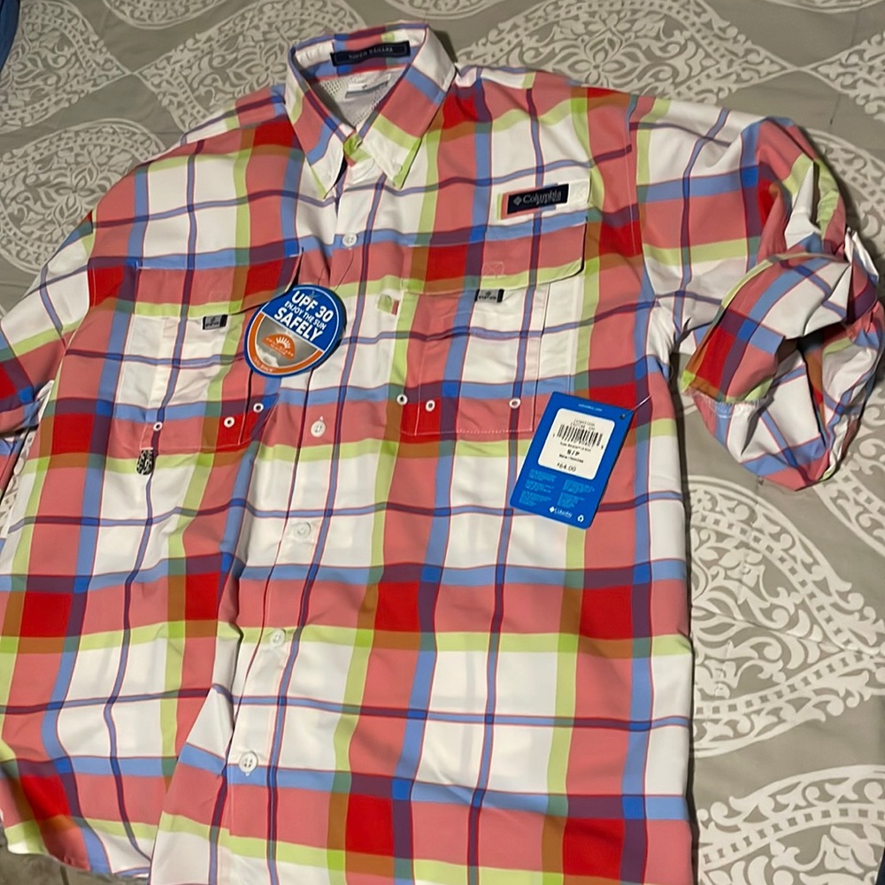 Columbia PFG UPF 30 fishing/outdoor mens size small new with tags -plaid pattern